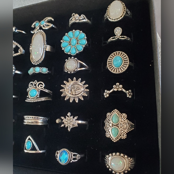 36 Pcs Cocktail Rings Collection - Picture 4 of 8